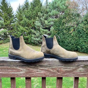 Blundstones Dark Green Suede US 10 / AU 7